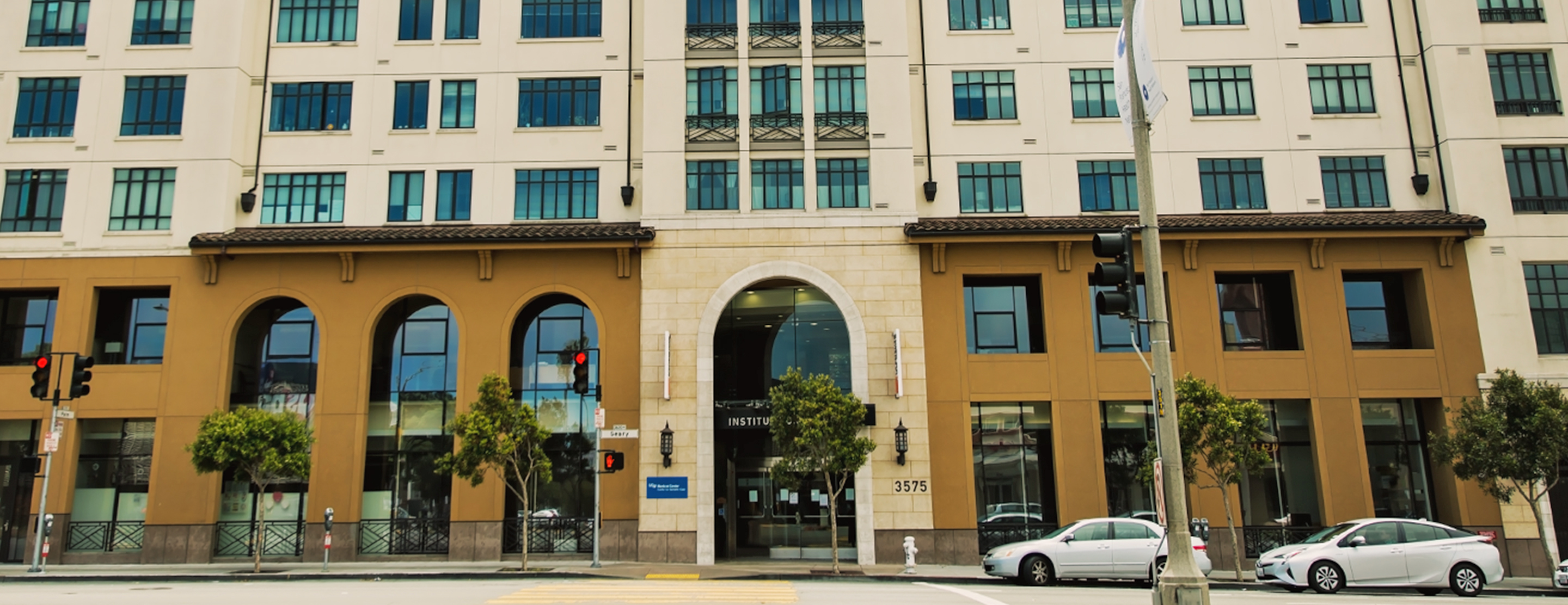 Geary Boulevard building entrance